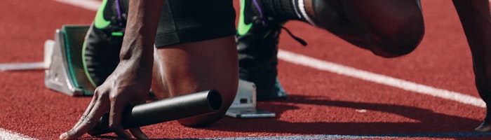 球速体育主题横幅 - 多种体育项目剪影